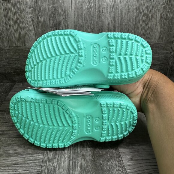 CROCS Classic Kids size 9 Lagoon Teal Clogs - Picture 8 of 9